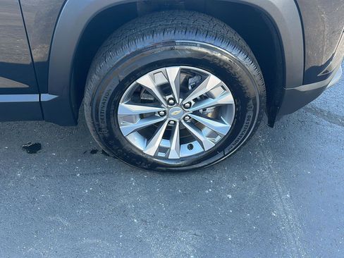 Used 2025 Chevrolet Equinox LT image 30