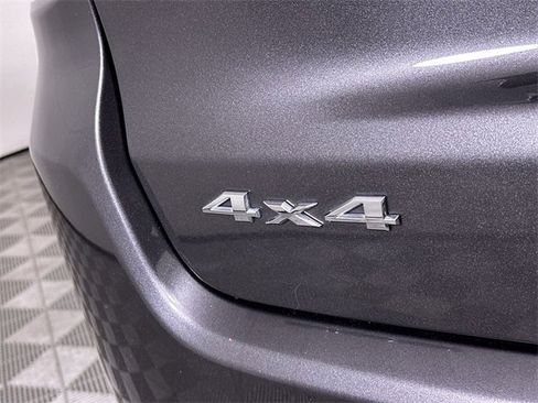 Used 2024 Jeep Compass Latitude image 32