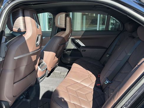 Certified 2023 BMW 740i w/ Parking Assistance Package image 8