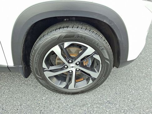 Certified 2025 Chevrolet Trax RS w/ Sunroof Package image 8