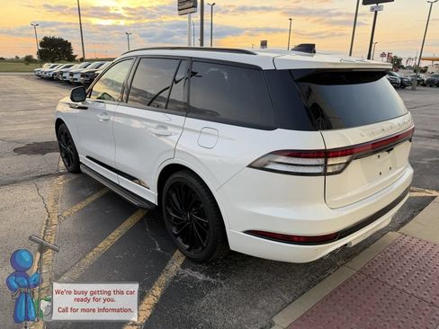 Used 2025 Lincoln Aviator Reserve w/ Luxury Package RWD image 3