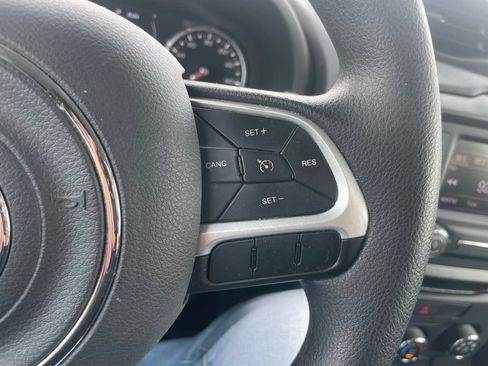 Used 2020 Jeep Renegade Sport w/ Sport Appearance Group FWD image 19