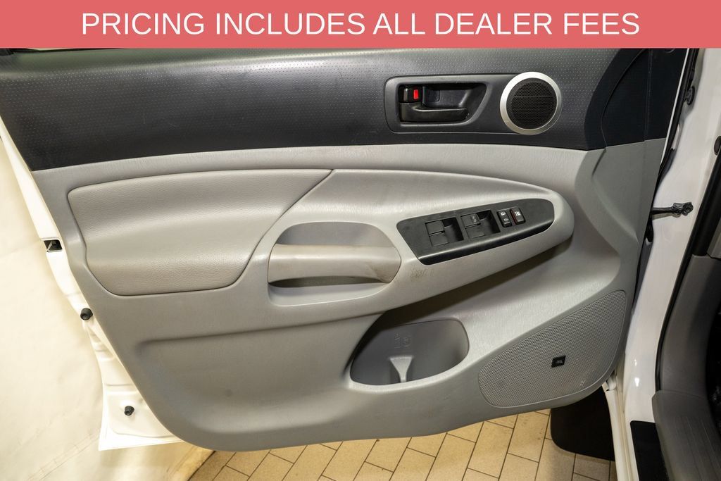 Used 2015 Toyota Tacoma 4x4 Double Cab w/ Limited Package image 11
