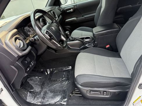 Certified 2023 Toyota Tacoma TRD Sport AWD/4WD image 13