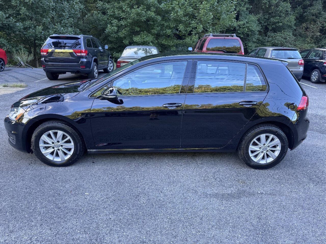 Used 2016 Volkswagen Golf S FWD image 3