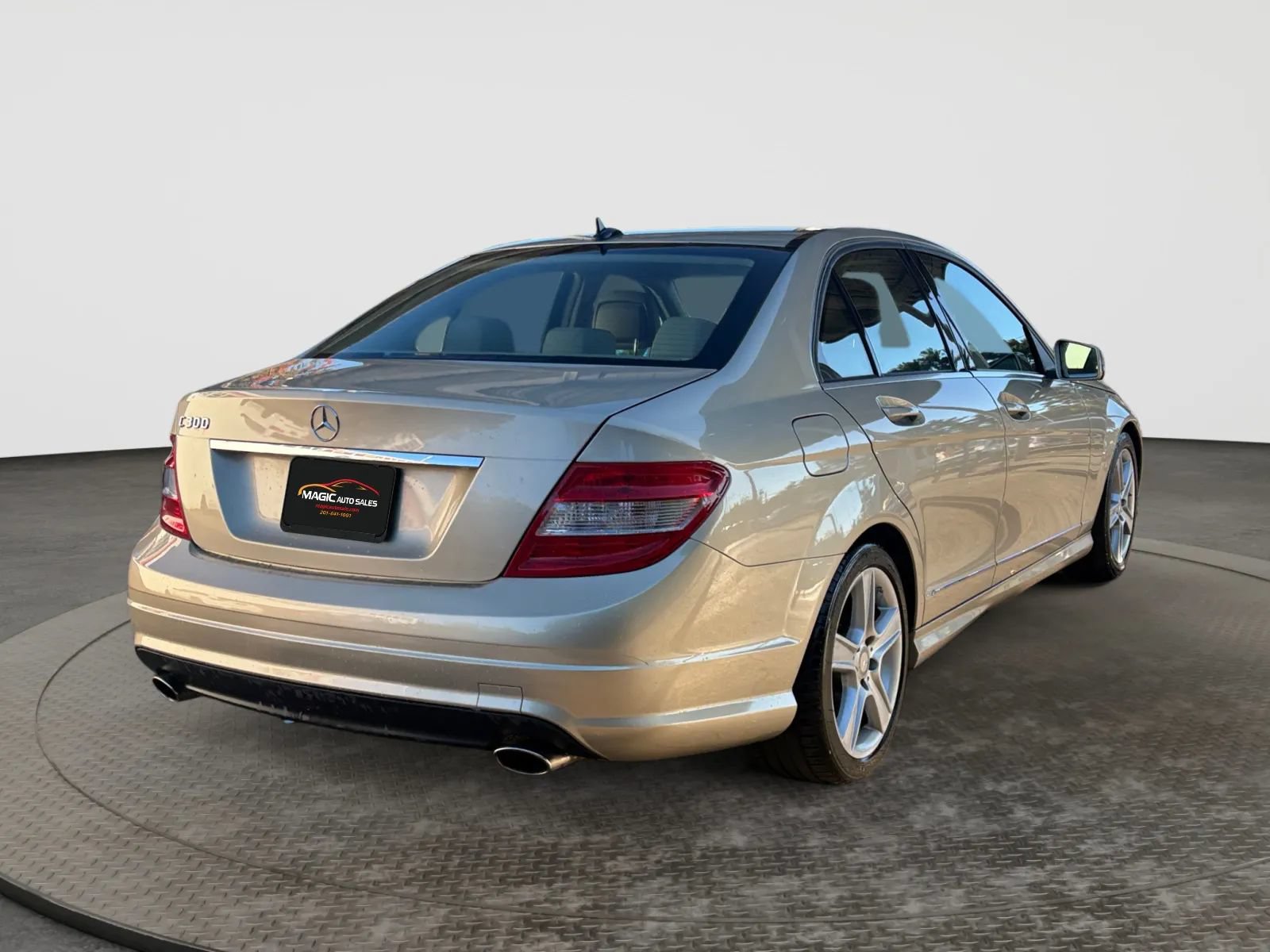 Used 2010 Mercedes-Benz C 300 Sedan image 10