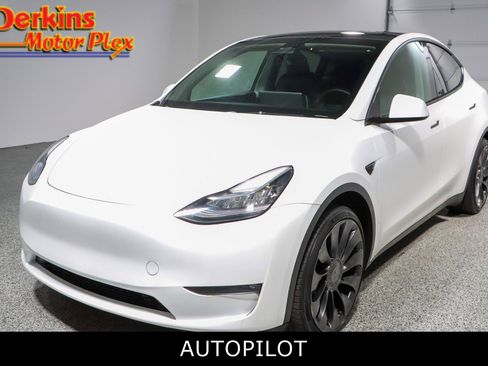 Used 2023 Tesla Model Y Long Range image 1