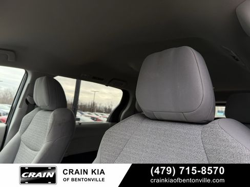 Used 2022 Toyota Sienna LE image 23
