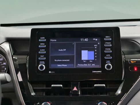 Used 2024 Toyota Camry SE image 13