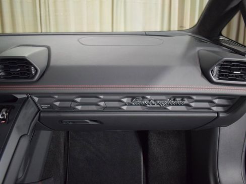 Used 2023 Lamborghini Huracan EVO image 23