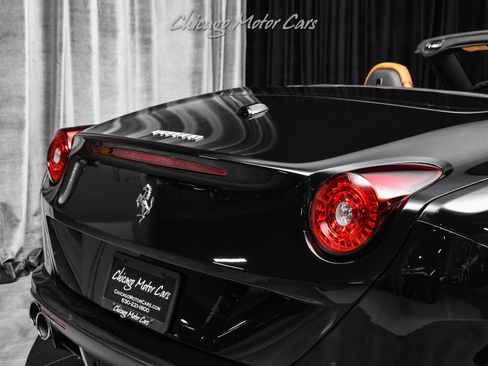 Used 2016 Ferrari California T RWD image 43