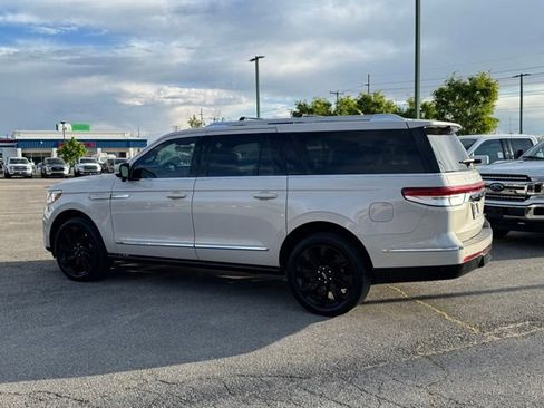 Used 2024 Lincoln Navigator L Reserve AWD/4WD image 7