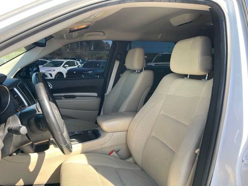 Used 2019 Dodge Durango SXT w/ 3rd Row Seating Group AWD/4WD image 12