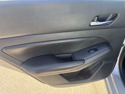 Used 2022 Nissan Altima 2.5 SV image 11