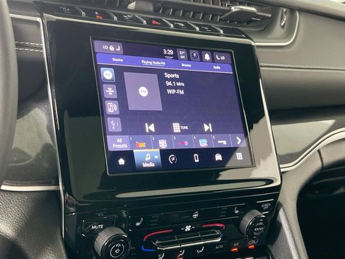 Used 2023 Jeep Grand Cherokee Altitude image 14