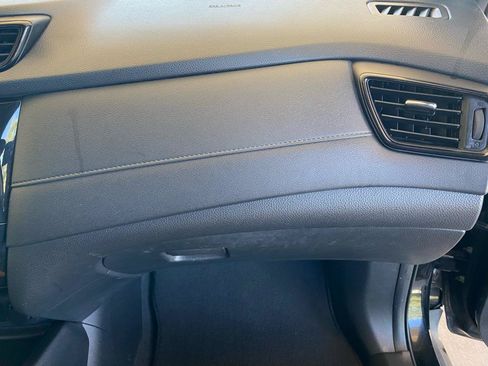 Used 2018 Nissan Rogue S FWD image 31