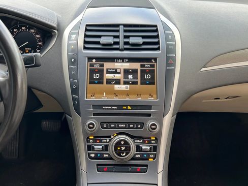 Used 2018 Lincoln MKZ Select w/ Select Plus Package FWD image 19