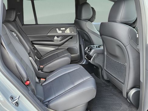 New 2026 Mercedes-Benz GLS 580 4MATIC image 14