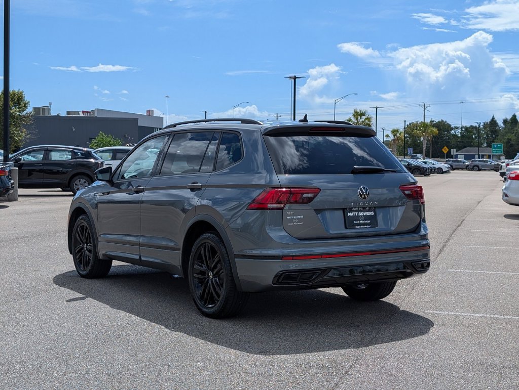 Used 2022 Volkswagen Tiguan SE R-Line FWD image 3