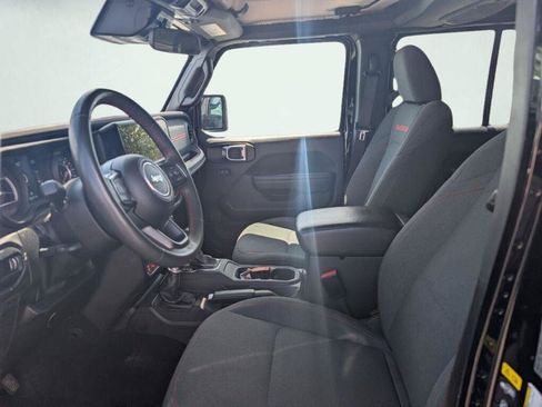 Used 2024 Jeep Wrangler Unlimited Rubicon AWD/4WD image 32