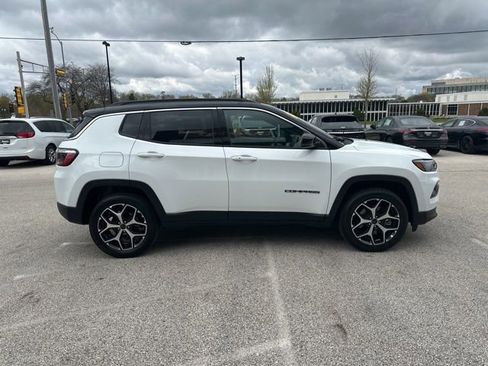 Used 2025 Jeep Compass Limited AWD/4WD image 6