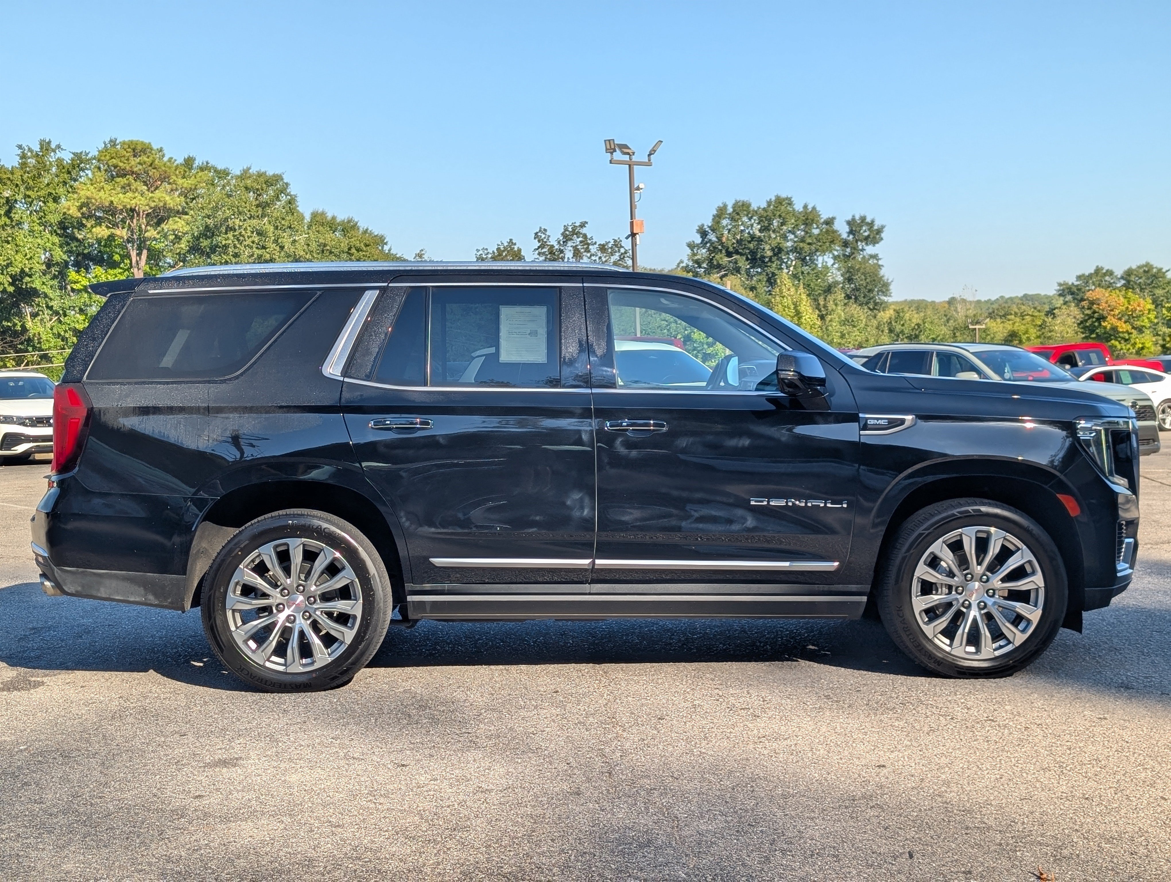 Used 2023 GMC Yukon Denali AWD/4WD image 10