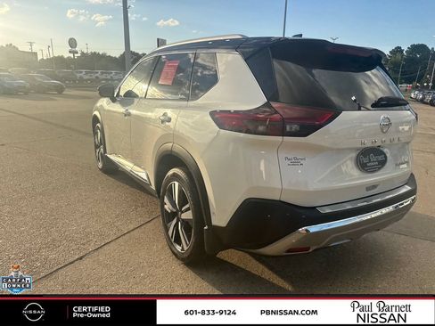 Certified 2021 Nissan Rogue Platinum FWD image 12