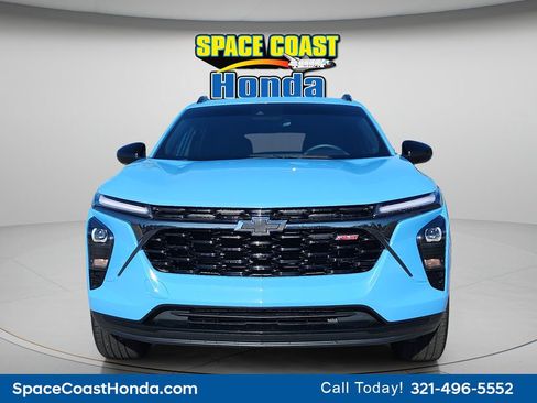 Used 2024 Chevrolet Trax RS w/ Sunroof Package FWD image 8