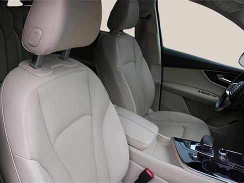 Used 2018 Audi Q7 3.0T Prestige w/ Prestige Package image 21