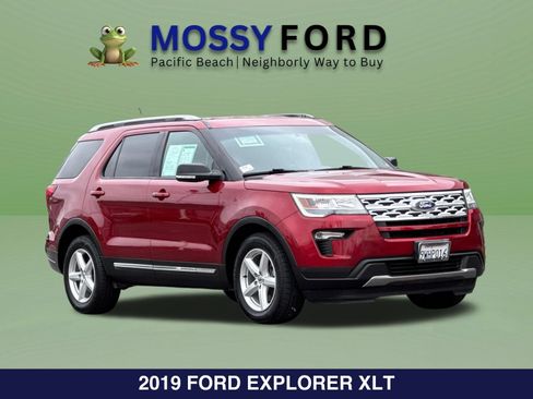 Used 2019 Ford Explorer XLT w/ Equipment Group 201A FWD image 2