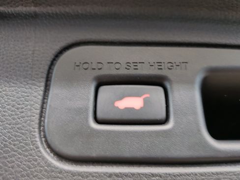 Used 2025 Honda Pilot EX-L image 36