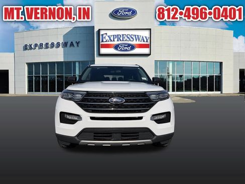 Used 2024 Ford Explorer XLT w/ Equipment Group 202A RWD image 4