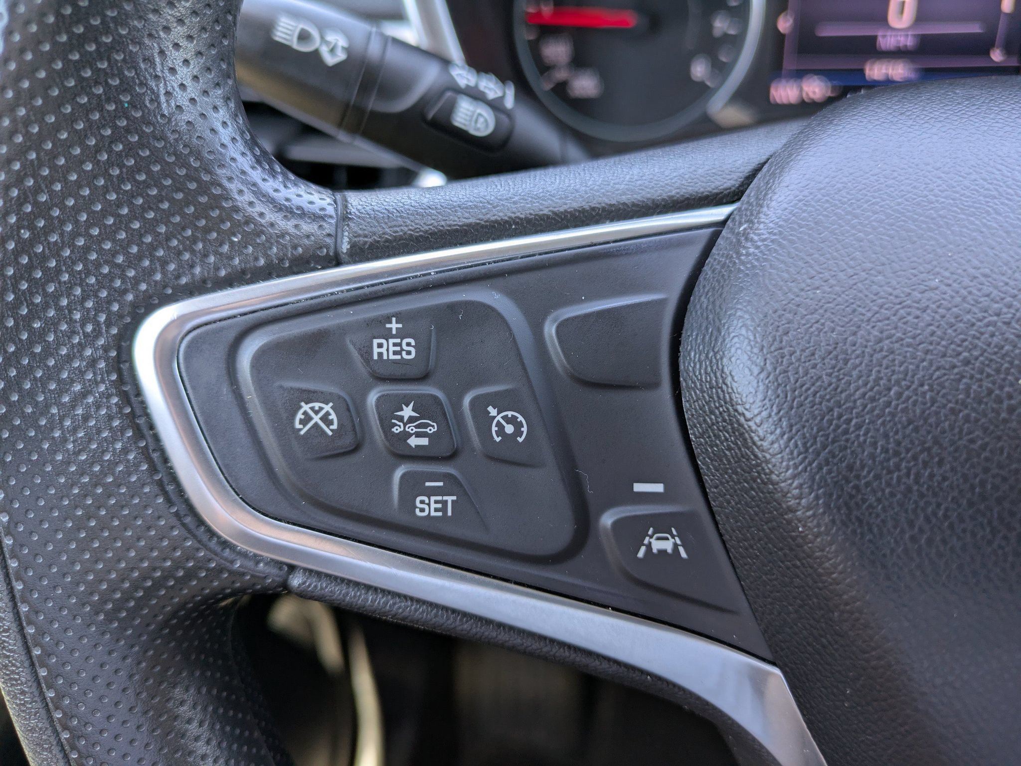 Used 2022 Chevrolet Equinox LT AWD/4WD image 24