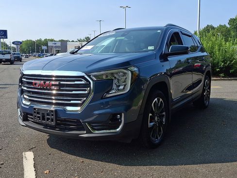 Used 2024 GMC Terrain SLT w/ Infotainment Package II AWD/4WD image 4