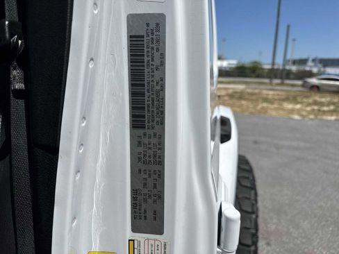 Used 2018 Jeep Wrangler Unlimited Sahara AWD/4WD image 34