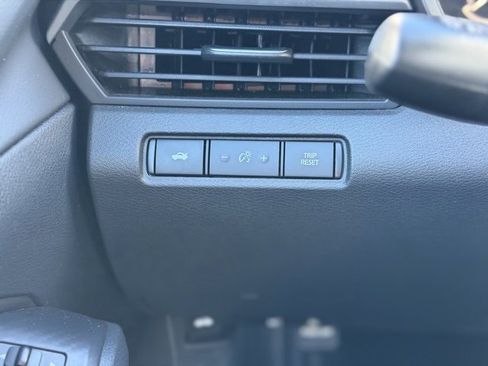 Used 2025 Nissan Altima 2.5 SV image 32