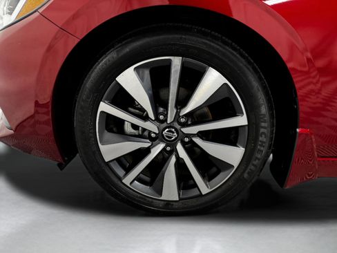 Used 2021 Nissan Sentra SV w/ SV Premium Package image 45