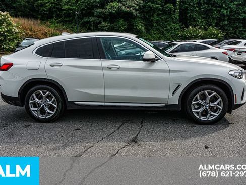 Used 2025 BMW X4 xDrive30i AWD/4WD image 9