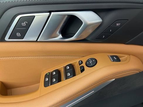 Used 2021 BMW X5 xDrive40i w/ Parking Assistance Package image 29