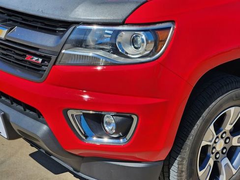 Used 2018 Chevrolet Colorado Z71 image 9