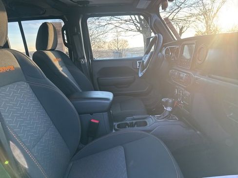 Used 2023 Jeep Gladiator Mojave image 10