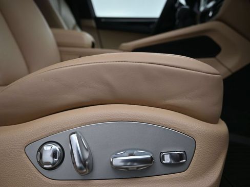 Certified 2023 Porsche Macan S AWD/4WD image 15