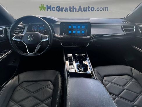 Used 2025 Volkswagen Atlas Cross Sport SE AWD/4WD image 9