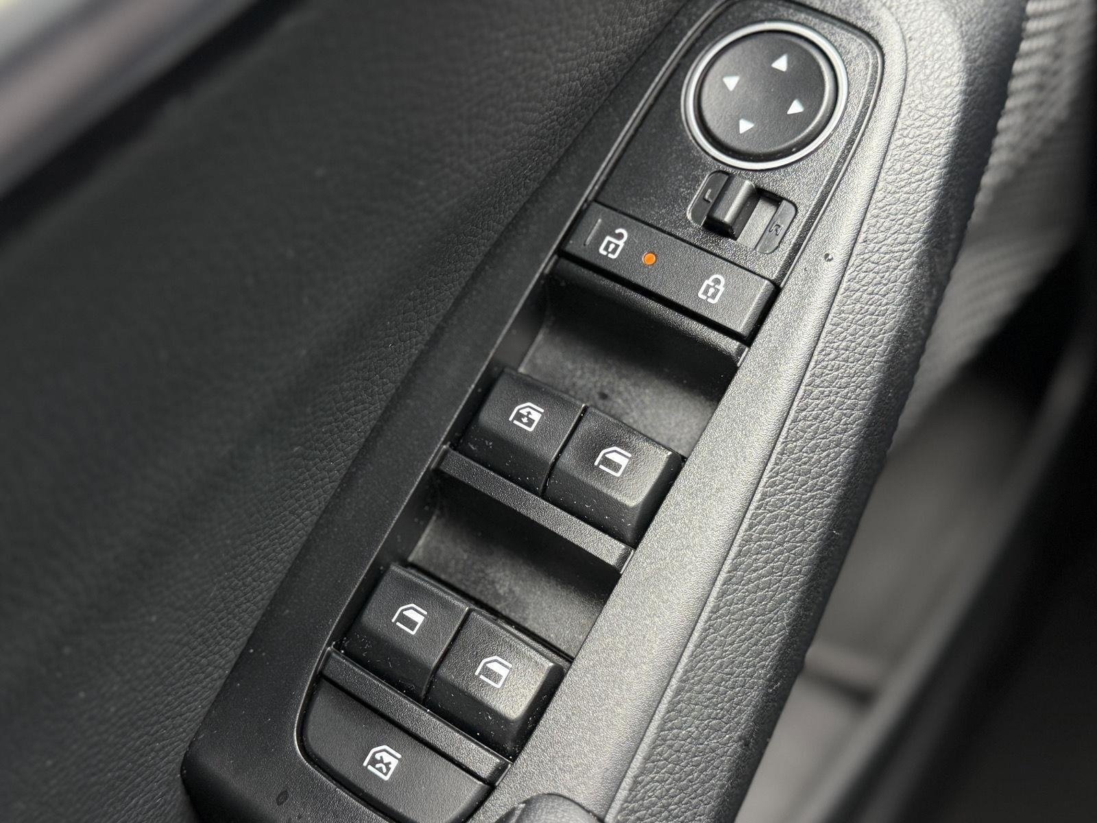 Used 2024 Kia Seltos EX AWD/4WD image 21