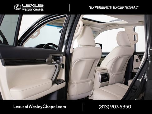 Used 2023 Lexus GX 460 Premium w/ Accessory Package AWD/4WD image 22