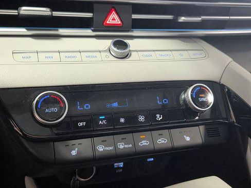 New 2026 Hyundai Elantra Limited FWD image 20