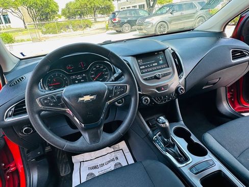 Used 2017 Chevrolet Cruze LT w/ Convenience Package FWD image 15