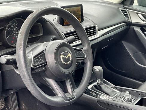 Used 2017 MAZDA MAZDA3 Sport FWD image 10