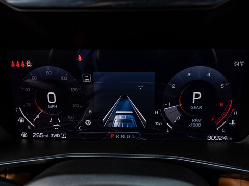 Used 2024 GMC Canyon AT4 w/ Technology Package image 18