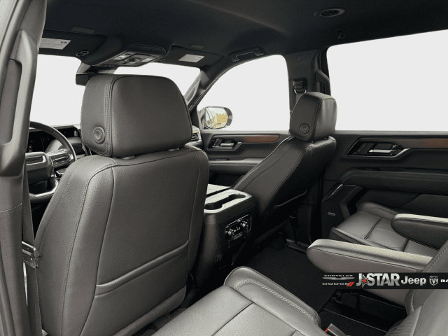 Used 2025 GMC Yukon XL Denali AWD/4WD image 26